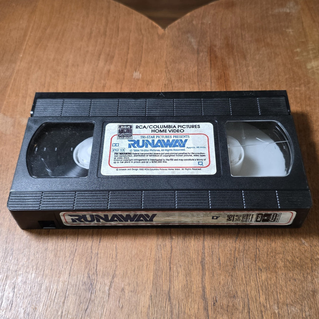 Runaway VHS 1985 Sci-Fi Action Tom Selleck Gene Simmons Kirstie Alley