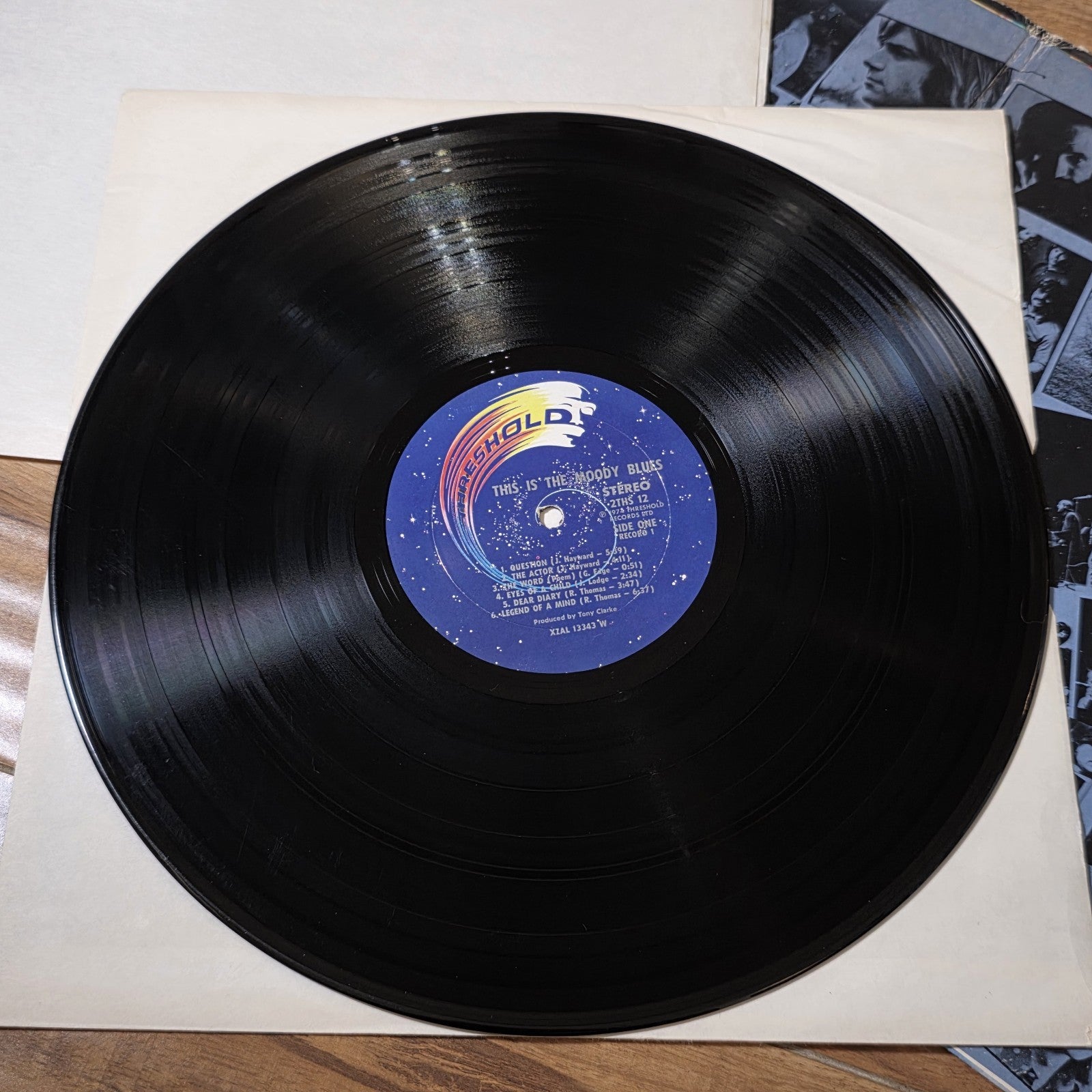 The Moody Blues - This Is The Moody Blues Compilation 1974 Rock Vinyl LP 12" VG+