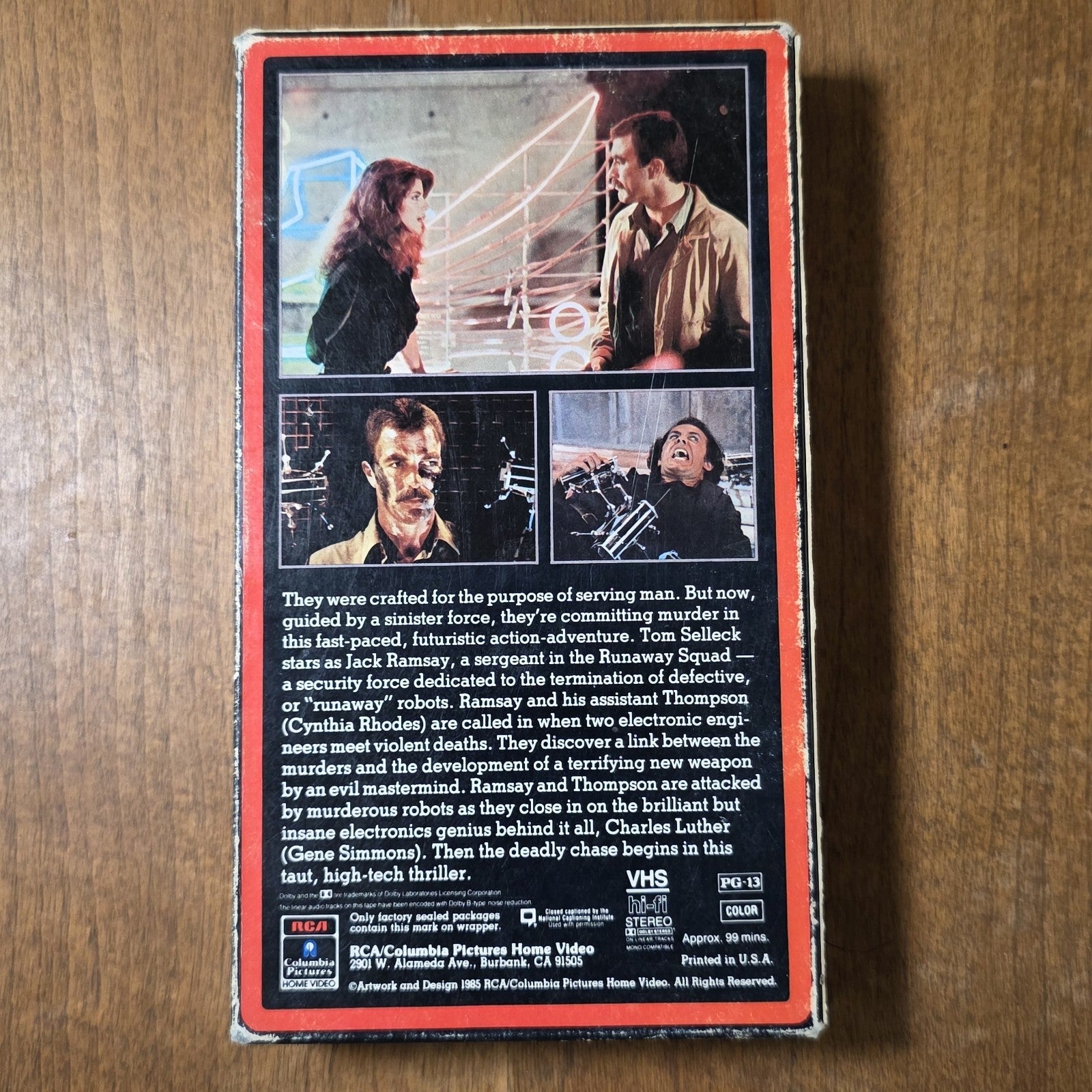 Runaway VHS 1985 Sci-Fi Action Tom Selleck Gene Simmons Kirstie Alley