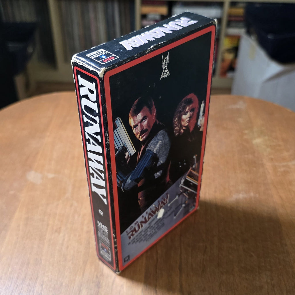 Runaway VHS 1985 Sci-Fi Action Tom Selleck Gene Simmons Kirstie Alley