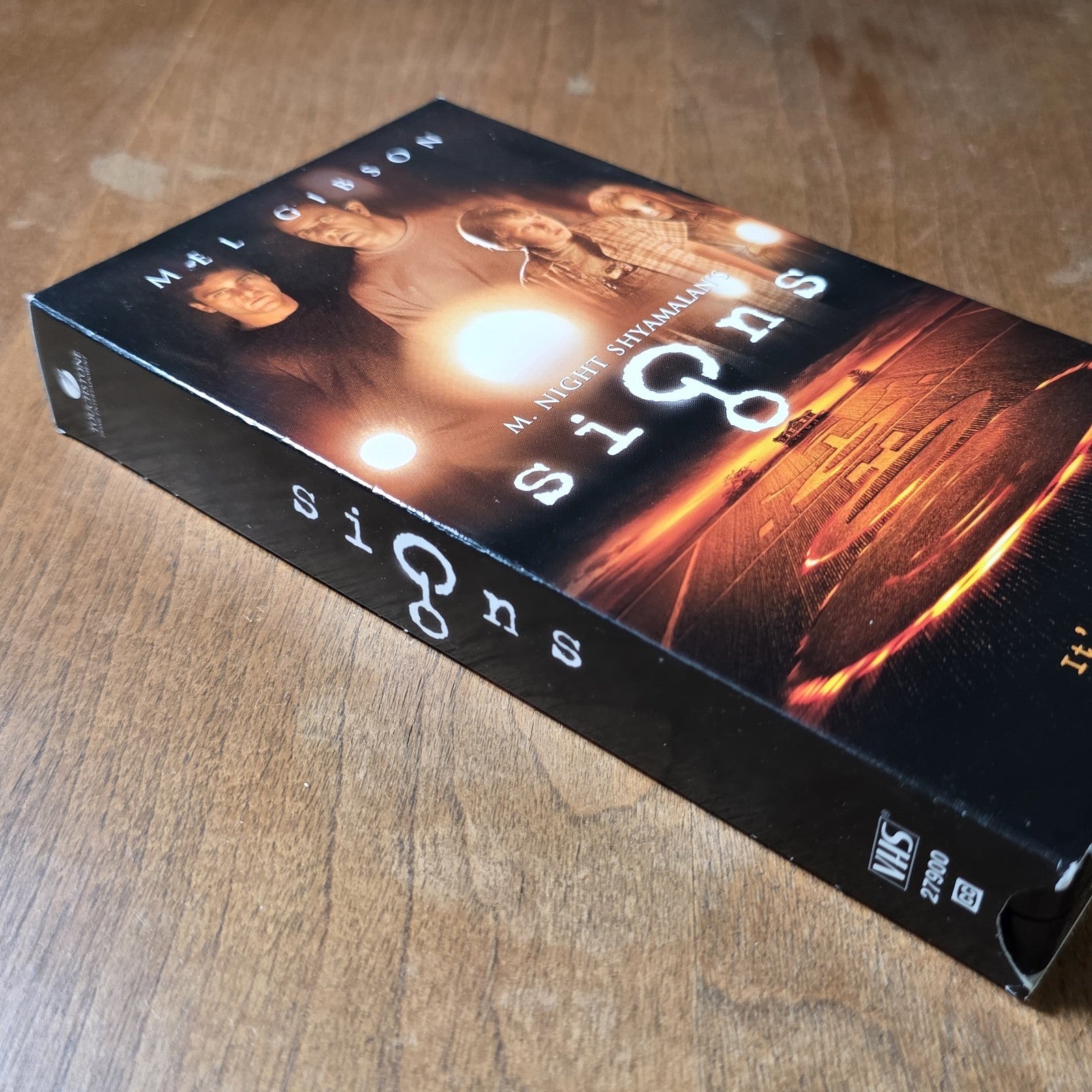 Signs 2002 VHS M. Night Shyamalan Sci-Fi Thriller 2003 Mel Gibson