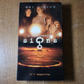 Signs 2002 VHS M. Night Shyamalan Sci-Fi Thriller 2003 Mel Gibson